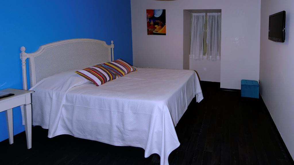 Des Platanes Hotel